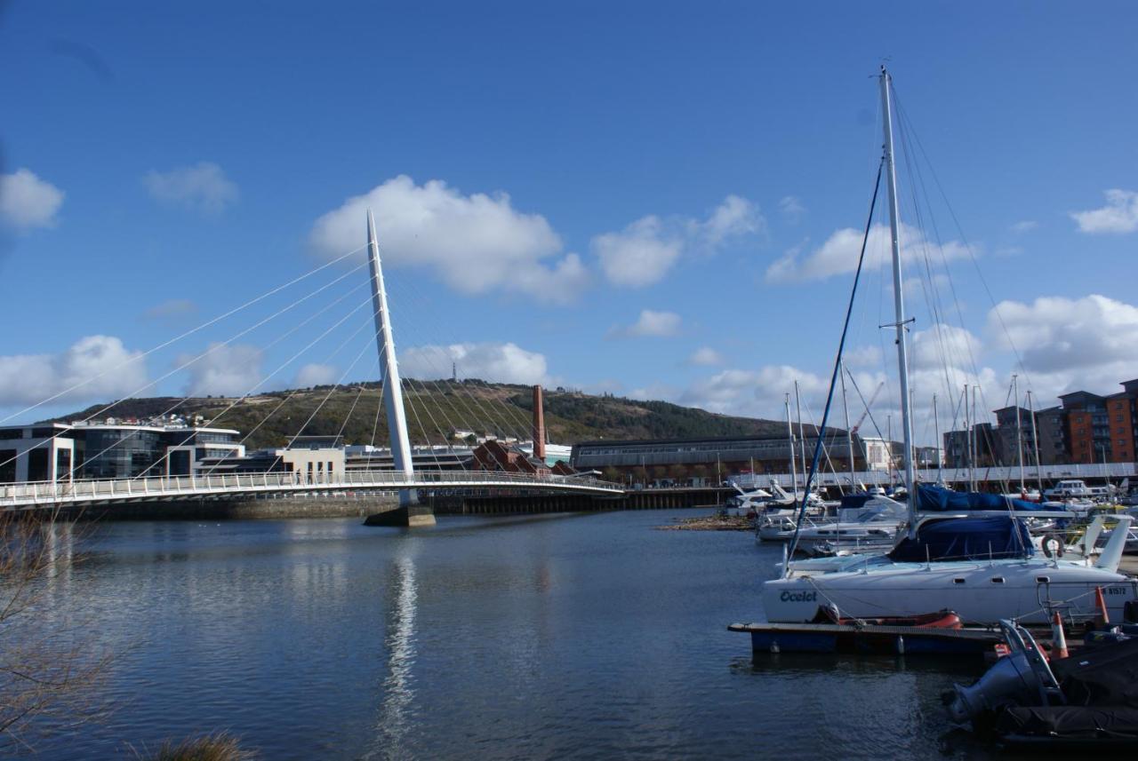 Coastal City Rooms - Waterfront Swansea Exterior foto